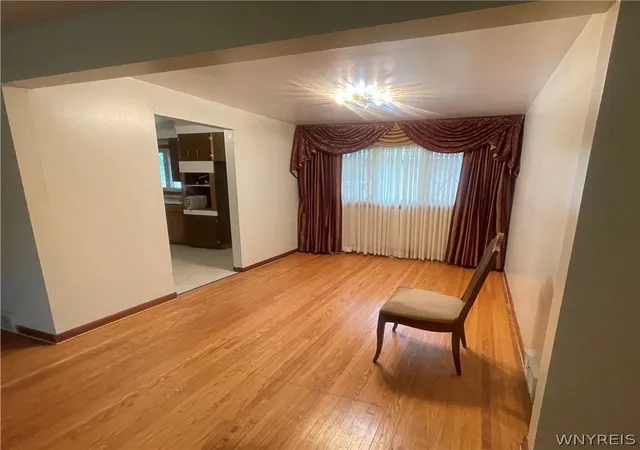 5th image of 1054 Woodstock Ave, Tonawanda, NY 14150 | MLS# B1697890