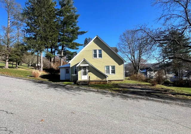 Photo 2 of Single family home for sale at 501 Allegheny St, Smethport, PA 16749 | MLS# R1694336 | Listing updated on 2026-07-12