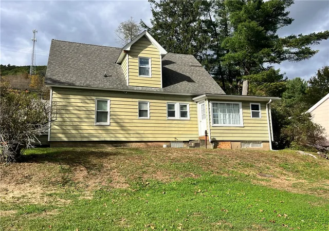 Photo 3 of Single family home for sale at 501 Allegheny St, Smethport, PA 16749 | MLS# R1694336 | Listing updated on 2026-07-12