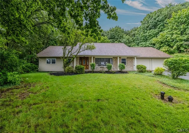 1st image of 100 Highridge Dr, Syracuse, NY 13215 | MLS# S1695873