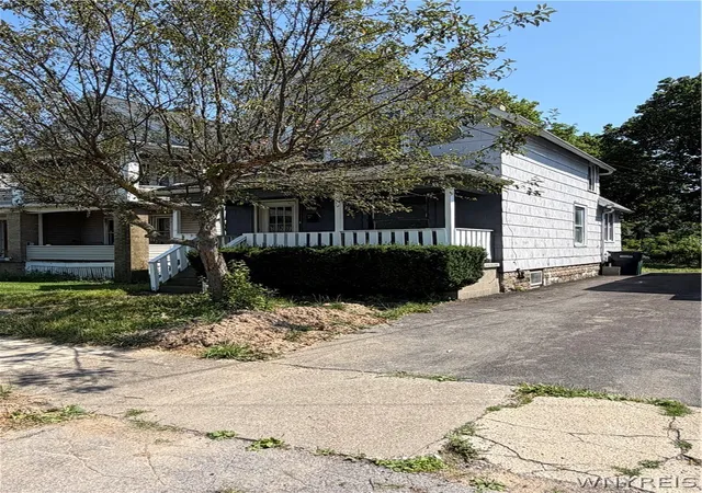 2nd image of 2435 Ontario Ave, Niagara Falls, NY 14305 | MLS# B1697976