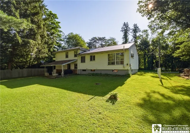 Photo 3 of Sale Pending at 70 Howard Ave, Jamestown, NY 14701 | MLS# R1697897 | Listing updated on 2026-07-31