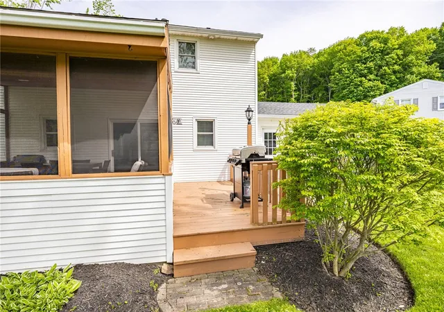 39th image of 54 Maple Leaf Cir, Penfield, NY 14526 | MLS# R1697981