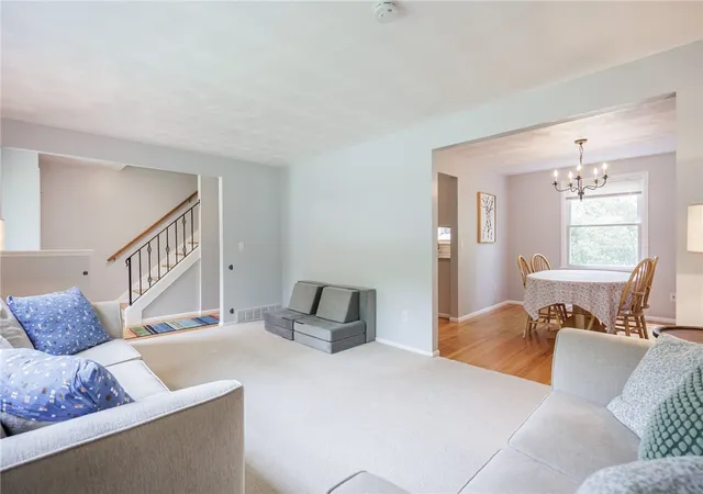 4th image of 54 Maple Leaf Cir, Penfield, NY 14526 | MLS# R1697981
