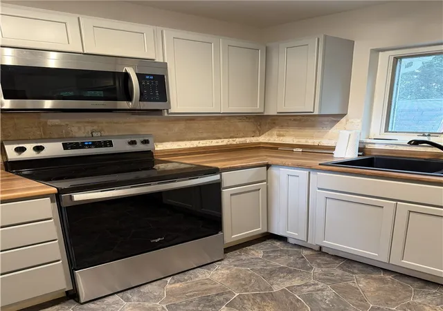 5th image of 452 West Ave, Newark, NY 14513 | MLS# R1698030