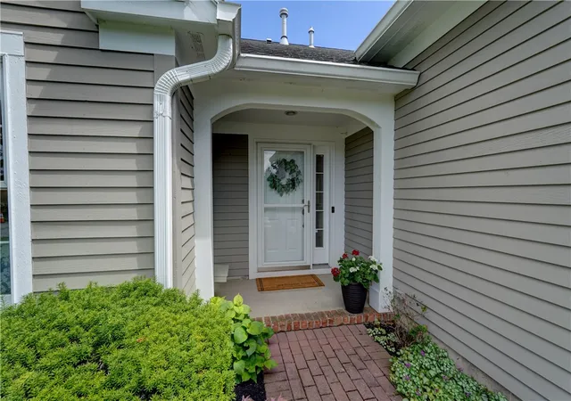 2nd image of 135 Lakeview Wy, Canandaigua, NY 14424 | MLS# R1695183