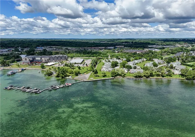 4th image of 135 Lakeview Wy, Canandaigua, NY 14424 | MLS# R1695183