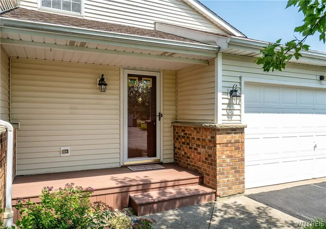 3rd image of 64 Hastings Dr, Orchard Park, NY 14127 | MLS# B1695375