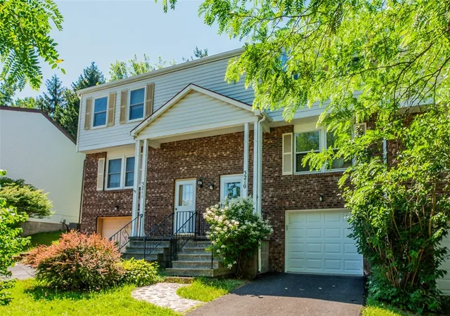 Photo 1 of Sale Pending at 3210 Sherwood Dr, Walworth, NY 14568 | MLS# R1698055 | Listing updated on 2026-07-23