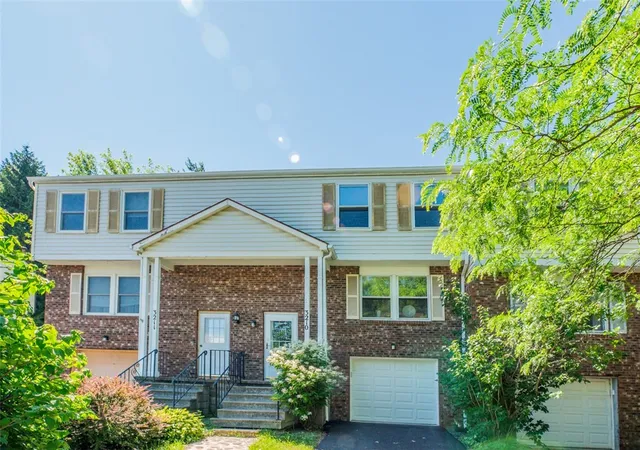 Photo 2 of Sale Pending at 3210 Sherwood Dr, Walworth, NY 14568 | MLS# R1698055 | Listing updated on 2026-07-23