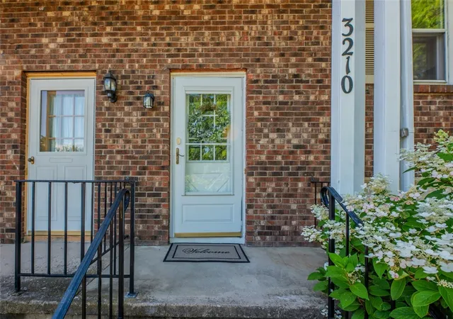 Listing Photo 3 - Condo for sale in building located at 3210 Sherwood Dr, Walworth, NY 14568
