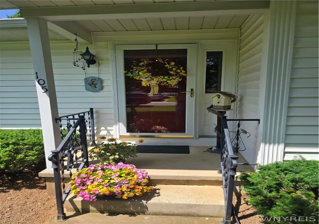 Photo 2 of Sale Pending at 105 Eastview Dr, Medina, NY 14103 | MLS# B1697948 | Listing updated on 2026-07-22
