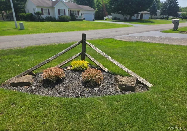 Photo 30 of Sale Pending at 105 Eastview Dr, Medina, NY 14103 | MLS# B1697948 | Listing updated on 2026-07-22