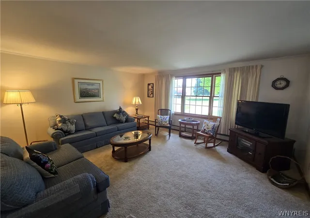 Photo 3 of Sale Pending at 105 Eastview Dr, Medina, NY 14103 | MLS# B1697948 | Listing updated on 2026-07-22