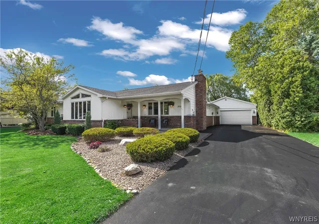 3rd image of 2932 Brent Dr, Sanborn, NY 14132 | MLS# B1697318