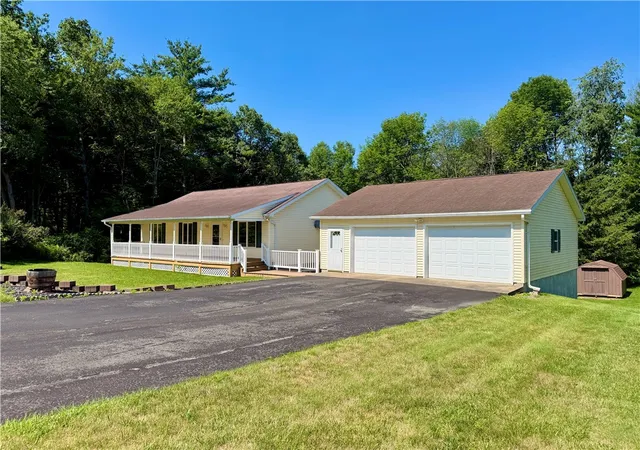 36th image of 148 Collins Dr, Oneonta, NY 13820 | MLS# R1697565