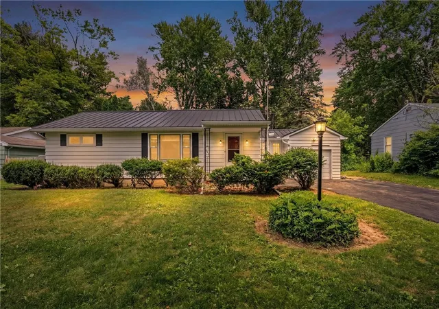 1st image of 40 Ramblewood Dr, North Chili, NY 14514 | MLS# R1698048