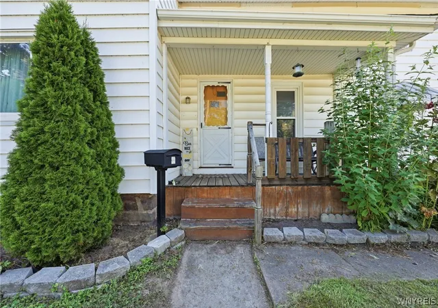3rd image of 4 Robertson St, Middleport, NY 14105 | MLS# B1697968