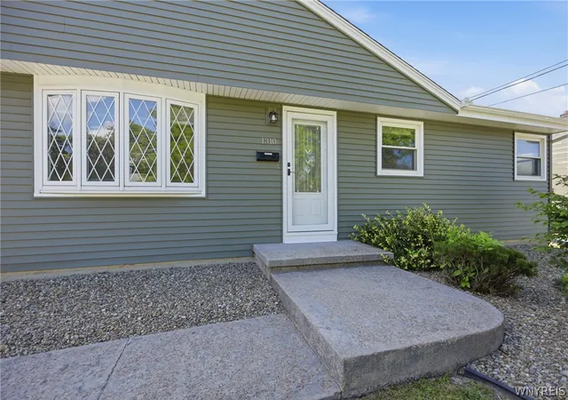 3rd image of 1310 Moll St, North Tonawanda, NY 14120 | MLS# B1696450