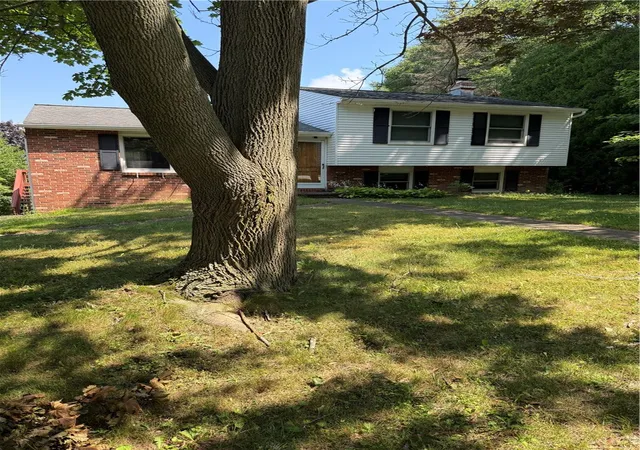 Photo 1 of Sale Pending at 32 Debran Dr, Henrietta, NY 14467 | MLS# R1695833 | Listing updated on 2026-07-31