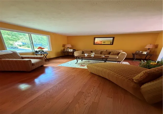 Photo 3 of Sale Pending at 32 Debran Dr, Henrietta, NY 14467 | MLS# R1695833 | Listing updated on 2026-07-31
