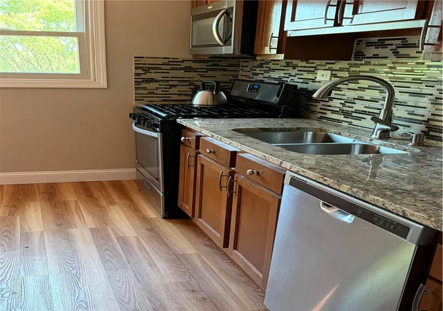 Photo 3 of Sale Pending at 32 Debran Dr, Henrietta, NY 14467 | MLS# R1695833 | Listing updated on 2026-07-31