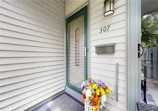 Photo 2 of Sale Pending at 307 Old Meadow Dr, East Amherst, NY 14051 | MLS# B1697534 | Listing updated on 2026-07-21