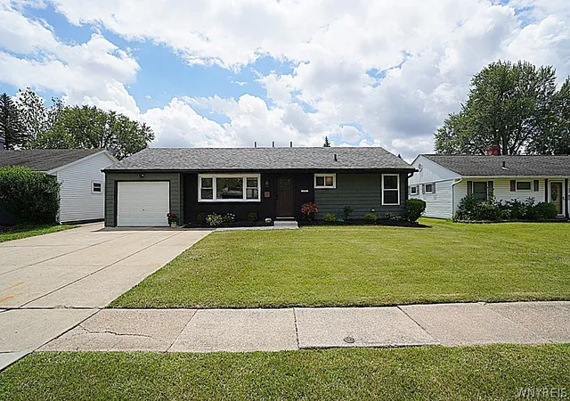 2nd image of 1733 Leah Dr, North Tonawanda, NY 14120 | MLS# B1698090