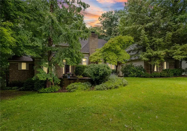 2nd image of 14 Barrington Hills, Pittsford, NY 14534 | MLS# R1697990