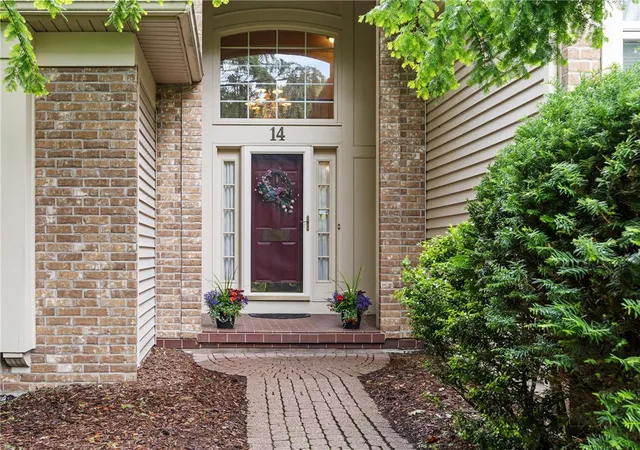 4th image of 14 Barrington Hills, Pittsford, NY 14534 | MLS# R1697990