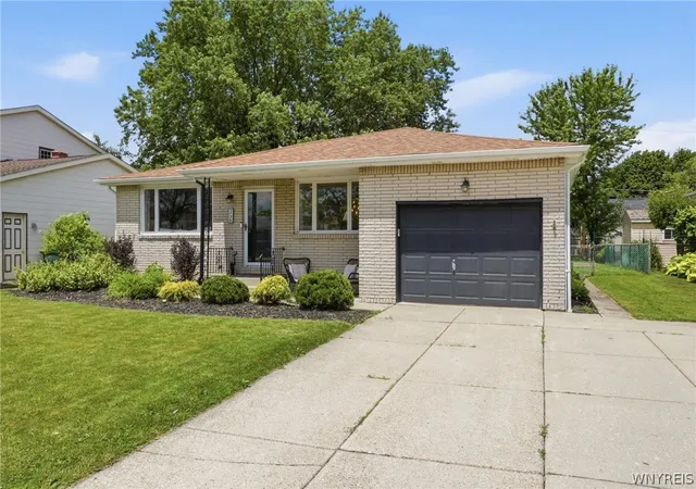 4th image of 256 Claudette Ct, Depew, NY 14043 | MLS# B1698118