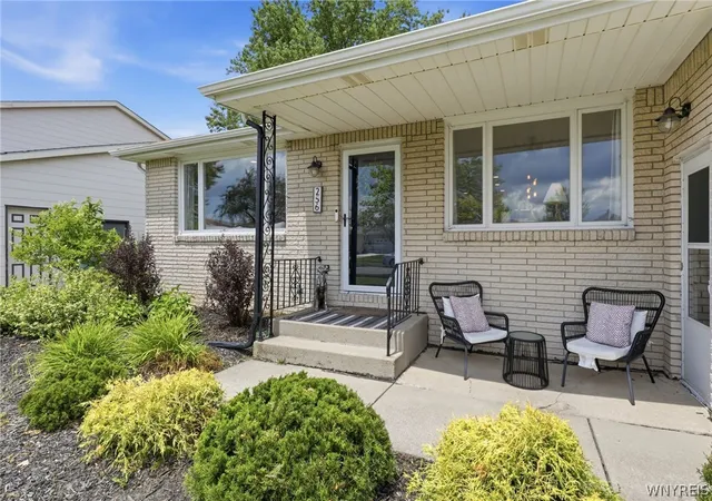 5th image of 256 Claudette Ct, Depew, NY 14043 | MLS# B1698118