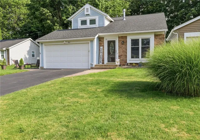 3rd image of 51 Winfield Ln, Webster, NY 14580 | MLS# R1697417