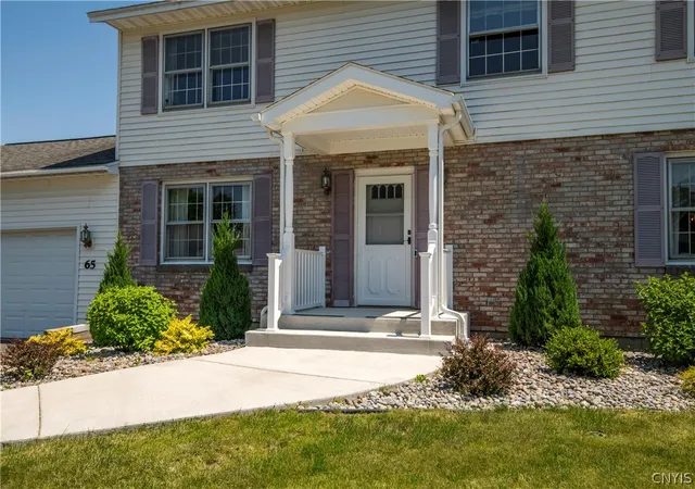 2nd image of 65 Woodberry Rd, New Hartford, NY 13413 | MLS# S1697956