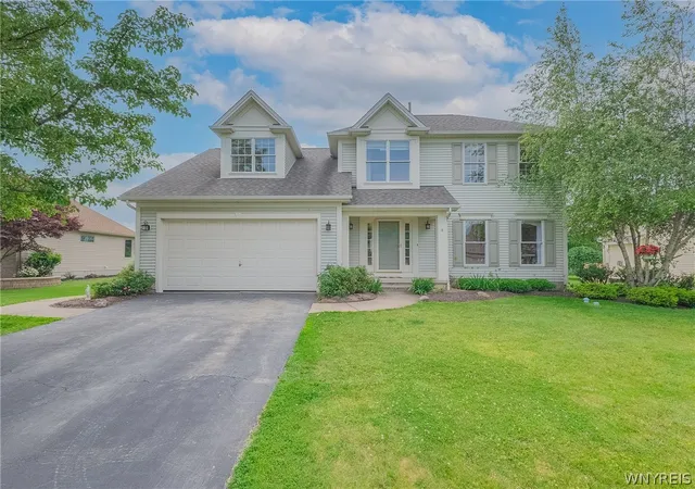 1st image of 8 Sunset Creek Dr, West Seneca, NY 14224 | MLS# B1695244