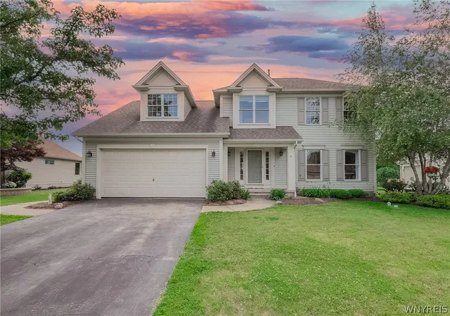 2nd image of 8 Sunset Creek Dr, West Seneca, NY 14224 | MLS# B1695244