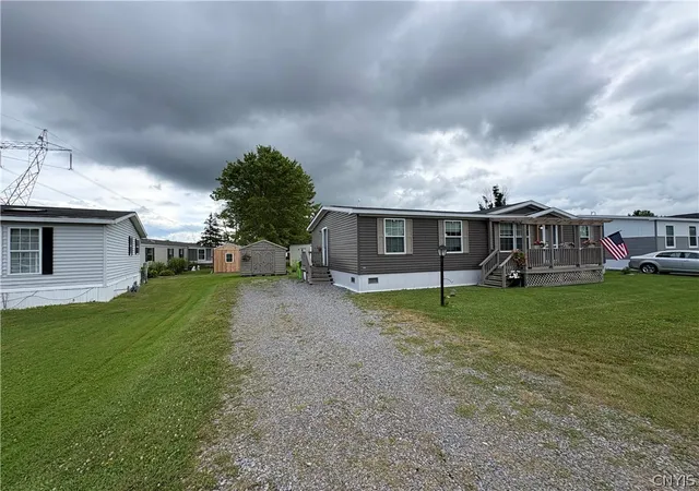 Photo 4 of Manufactured home for sale at 8614 Lot 105 Lakeport Rd, Chittenango, NY 13037 | MLS# S1697693 | Listing updated on 2026-07-22