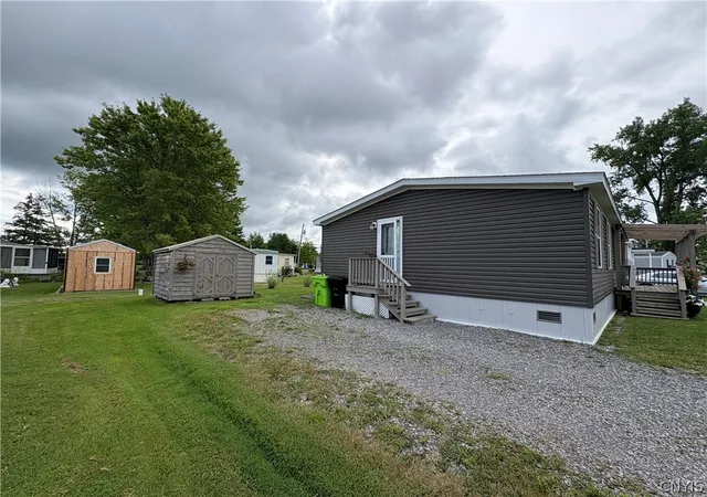 Photo 5 of Manufactured home for sale at 8614 Lot 105 Lakeport Rd, Chittenango, NY 13037 | MLS# S1697693 | Listing updated on 2026-07-22