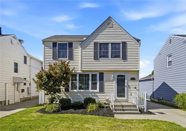 4th image of 384 Moore Ave, Buffalo, NY 14223 | MLS# B1698165