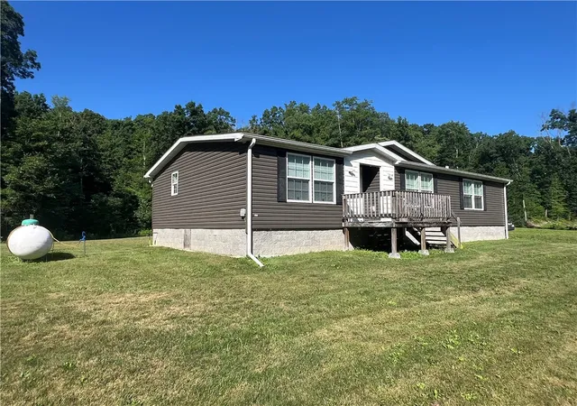 Photo 2 of Manufactured home for sale at 439 Simkin Rd, Elmira, NY 14901 | MLS# R1697292 | Listing updated on 2026-07-14