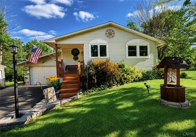 Photo 4 of Sale Pending at 1943 Falls Rd, Chittenango, NY 13037 | MLS# S1698133 | Listing updated on 2026-07-28