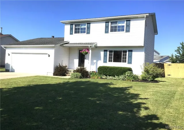 Photo 2 of Sale Pending at 6377 Mayflower Ln, Lake View, NY 14085 | MLS# B1698102 | Listing updated on 2026-07-30