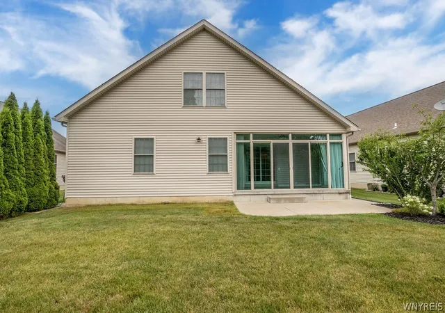 4th image of 22 Forest Lake Dr, Wheatfield, NY 14120 | MLS# B1697723