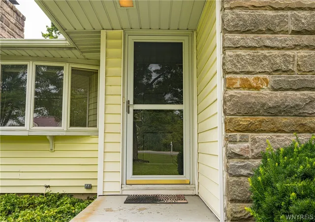 Photo 4 of Sale Pending at 7093 Boston State Rd, Hamburg, NY 14075 | MLS# B1697449 | Listing updated on 2026-07-28