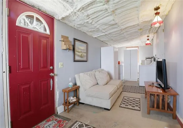 Photo 4 of Single family home for sale at 16055 Lomond Shrs W, Kendall, NY 14476 | MLS# R1698183 | Listing updated on 2026-07-16