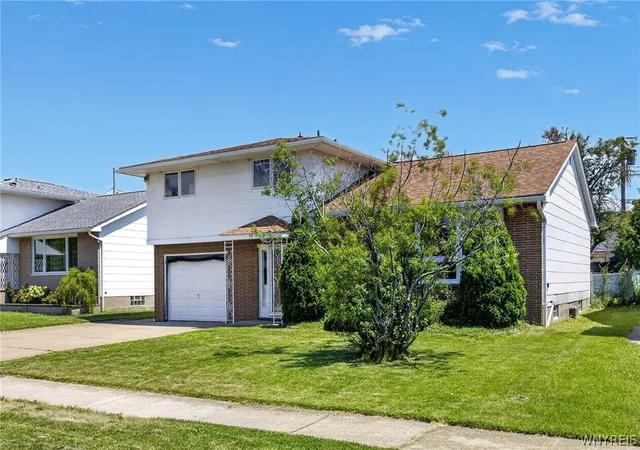 Photo 3 of Sale Pending at 75 Fairoaks Ln, Buffalo, NY 14227 | MLS# B1698221 | Listing updated on 2026-07-30