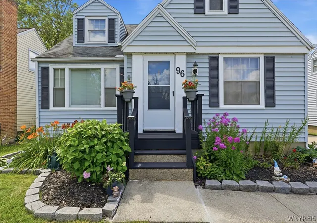 3rd image of 96 Cresthill Ave, Tonawanda, NY 14150 | MLS# B1697715
