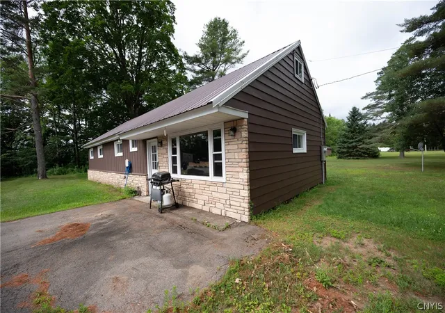1st image of 1862 State Route 365, Cold Brook, NY 13324 | MLS# S1698149