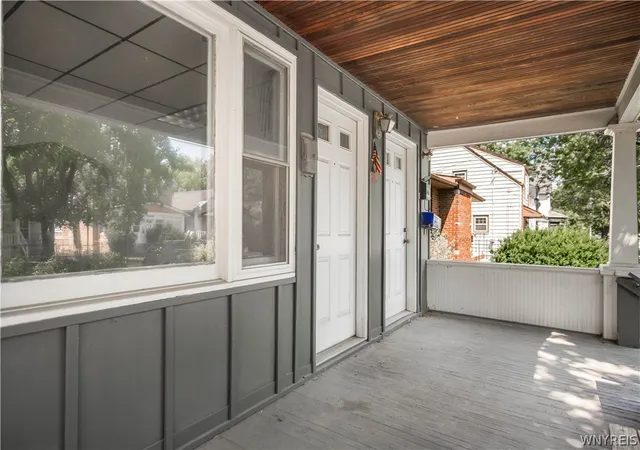 Photo 4 of Sale Pending at 1860 Linwood Ave, Niagara Falls, NY 14305 | MLS# B1698268 | Listing updated on 2026-07-28