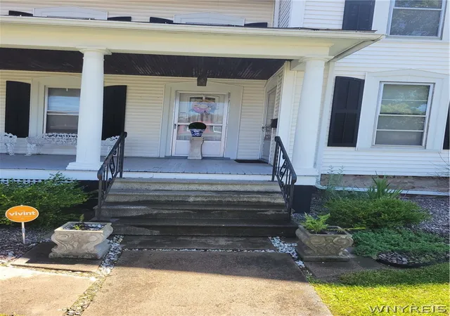3rd image of 42 State St, Middleport, NY 14105 | MLS# B1698193